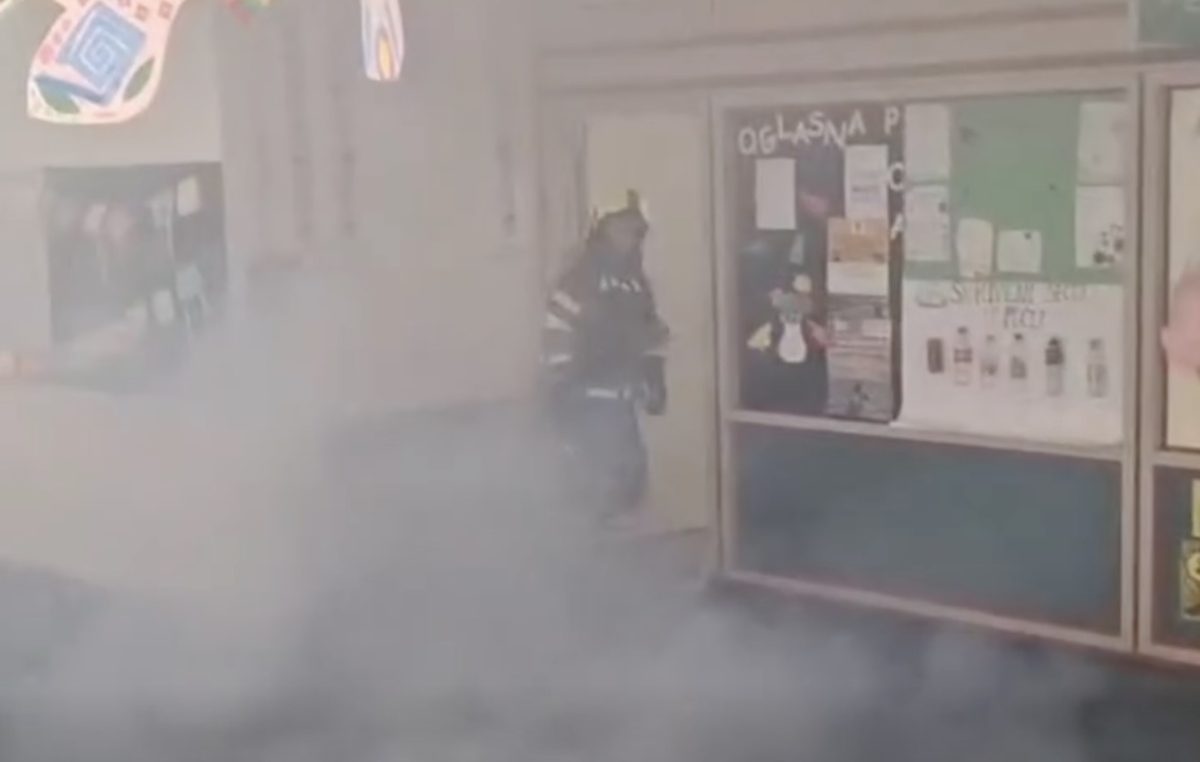[VIDEO] U OŠ Omišalj održana vatrogasna vježba – požar, evakuacija i spašavanje