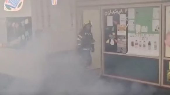 [VIDEO] U OŠ Omišalj održana vatrogasna vježba – požar, evakuacija i spašavanje