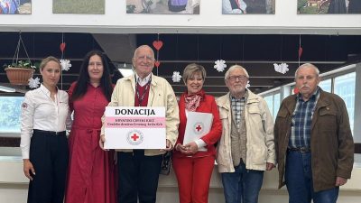 Gradsko društvo Crvenog križa krčkim srednjoškolcima doniralo opremu koja spašava živote