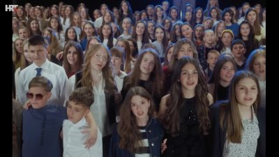 [VIDEO]  Emotivan remake: Među mladim zvijezdama “Moje domovine” su i Franka Žužić, Pia Matković i Etel Barši