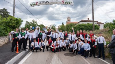 [FOTO/VIDEO]  Sensa 2026: U Bogovićima se ponovo trčalo u spomen na pastirsko naslijeđe Dubašnice