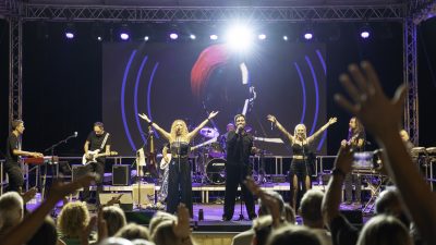 [FOTO/VIDEO] Krk Music Fest na glazbenom putovanju kroz zlatno doba popa i rocka (a najbolje tek slijedi!)