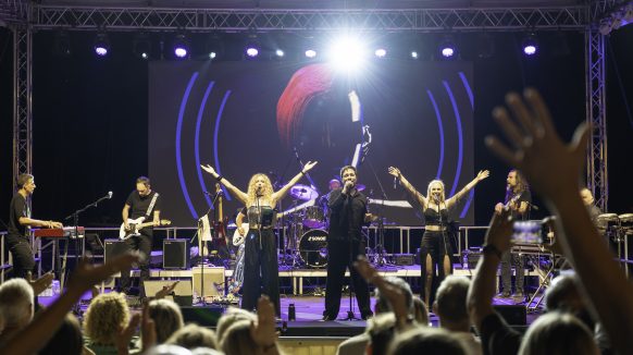 [FOTO/VIDEO] Krk Music Fest na glazbenom putovanju kroz zlatno doba popa i rocka (a najbolje tek slijedi!)
