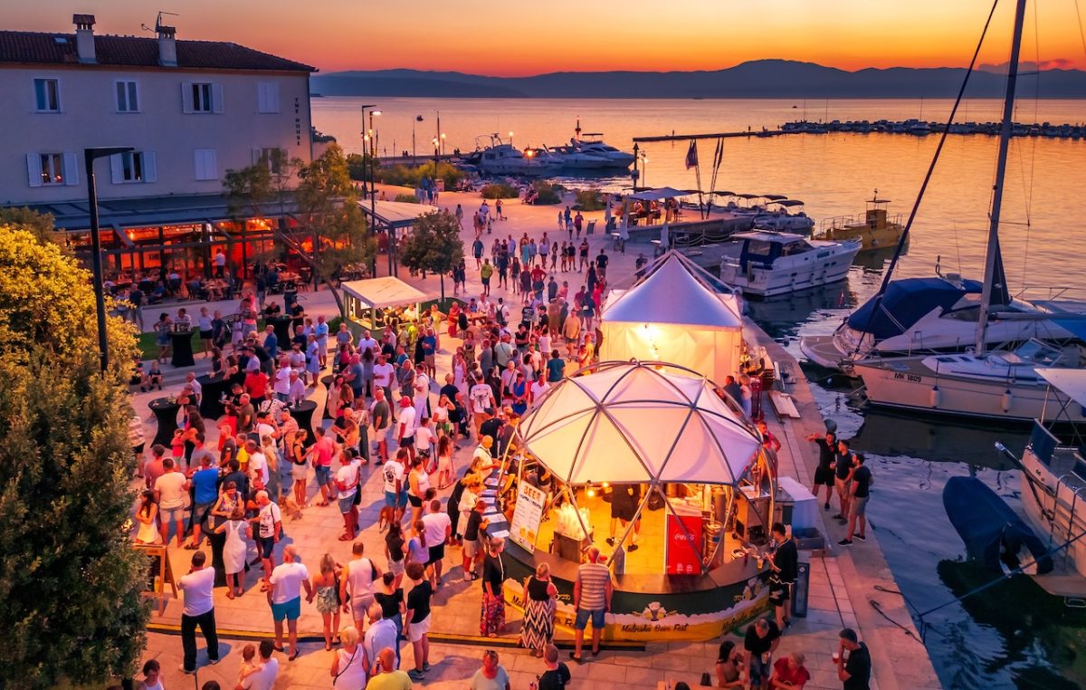 Vikend u Malinskoj: Beerfest i prijenos utakmice Hrvatska – Gana na velikom videozidu