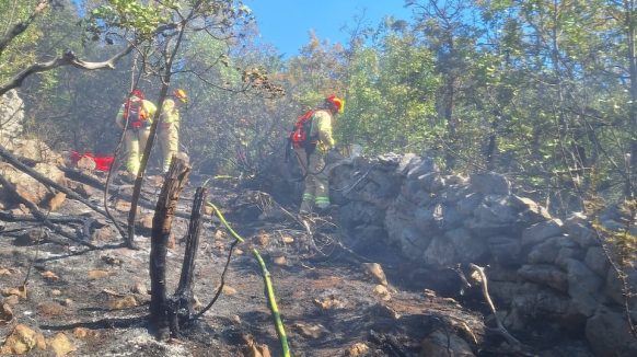 U četiri dana, tri požara na Krku – kod Punta i Sužana izgorjelo ukupno 3,5 tisuće četvornih metara raslinja