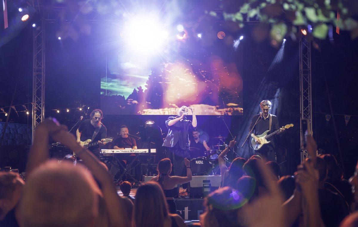 [FOTO/VIDEO] Emocije, stihovi i uspomene pod zvijezdama: Urban & 4 ispisali novo poglavlje Dobro est Festa
