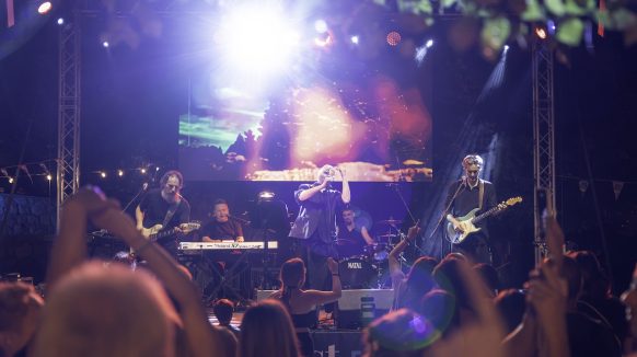 [FOTO/VIDEO] Emocije, stihovi i uspomene pod zvijezdama: Urban & 4 ispisali novo poglavlje Dobro est Festa