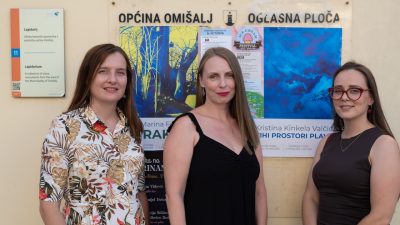 U Omišlju otvorene slikarske izložbe akademskih umjetnica Marine Fernežir i Kristine Kinkele Valčić