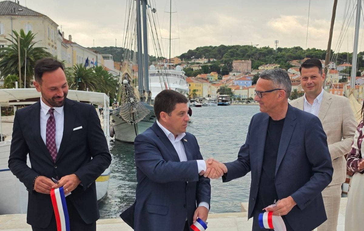 Svečano otvorena rekonstruirana Vela riva u Malom Lošinju, projekt vrijedan 2,9 milijuna eura