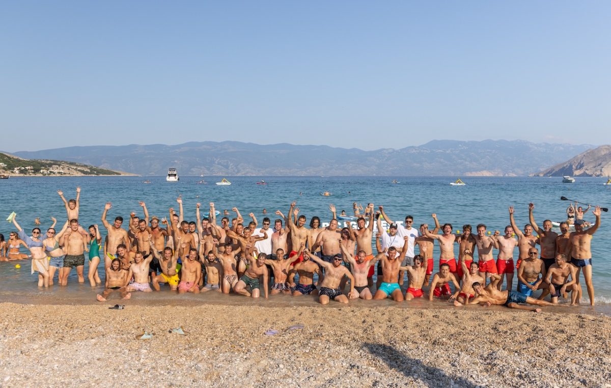 Ove subote svi putevi vode na Velu plažu: Picigin Fest Baška slavi 15 godina!