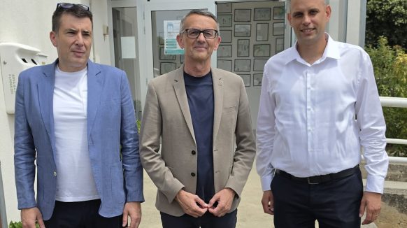 [FOTO/VIDEO] Župan Lukanović u Baški i Puntu: Poljoprivreda, zdravstvo i energetska neovisnost otoka Krka