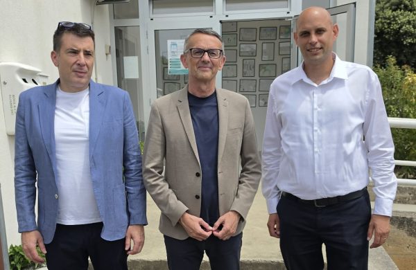 [FOTO/VIDEO] Župan Lukanović u Baški i Puntu: Poljoprivreda, zdravstvo i energetska neovisnost otoka Krka