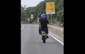 Austrijanac vozio motocikl na stražnjem kotaču, policija ga uhvatila kod Baške