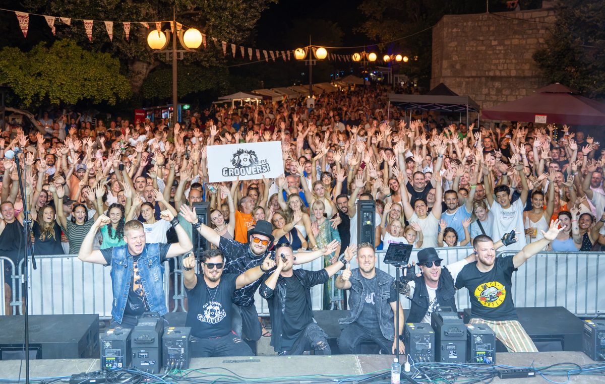 [FOTO/VIDEO] Drugi dan Lovrečeve: Totalna plesna ludnica uz Grooverse i DJ Lucu Montecchija – a sada slijede Prljavci i Infinity!