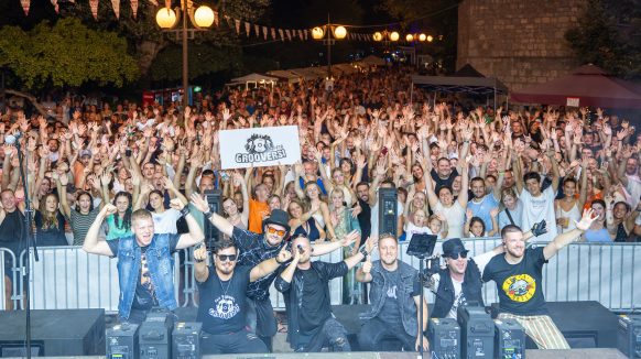 [FOTO/VIDEO] Drugi dan Lovrečeve: Totalna plesna ludnica uz Grooverse i DJ Lucu Montecchija – a sada slijede Prljavci i Infinity!