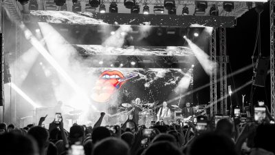 [FOTO/VIDEO] Legendarni Prljavci i Infinity ludnica na krcatoj krčkoj rivi za finale ovogodišnje Lovrečeve