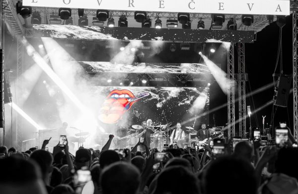 [FOTO/VIDEO] Legendarni Prljavci i Infinity ludnica na krcatoj krčkoj rivi za finale ovogodišnje Lovrečeve