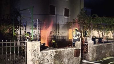 Brzac: Zapalio se traktor, požar zahvatio obiteljsku kuću