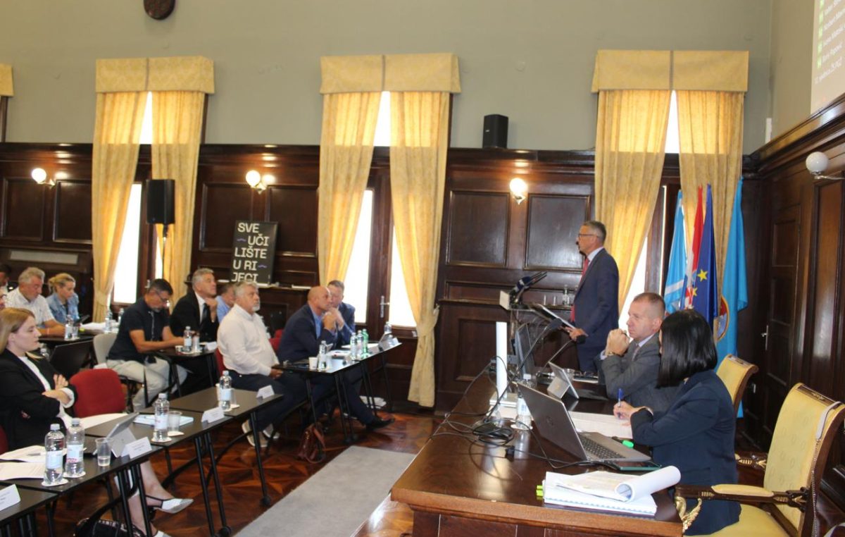 Izglasan rebalans proračuna PGŽ-a težak 421 milijun eura: Jači timovi hitne pomoći, u fokusu i Krk