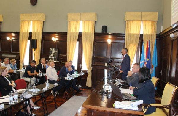 Izglasan rebalans proračuna PGŽ-a težak 421 milijun eura: Jači timovi hitne pomoći, u fokusu i Krk