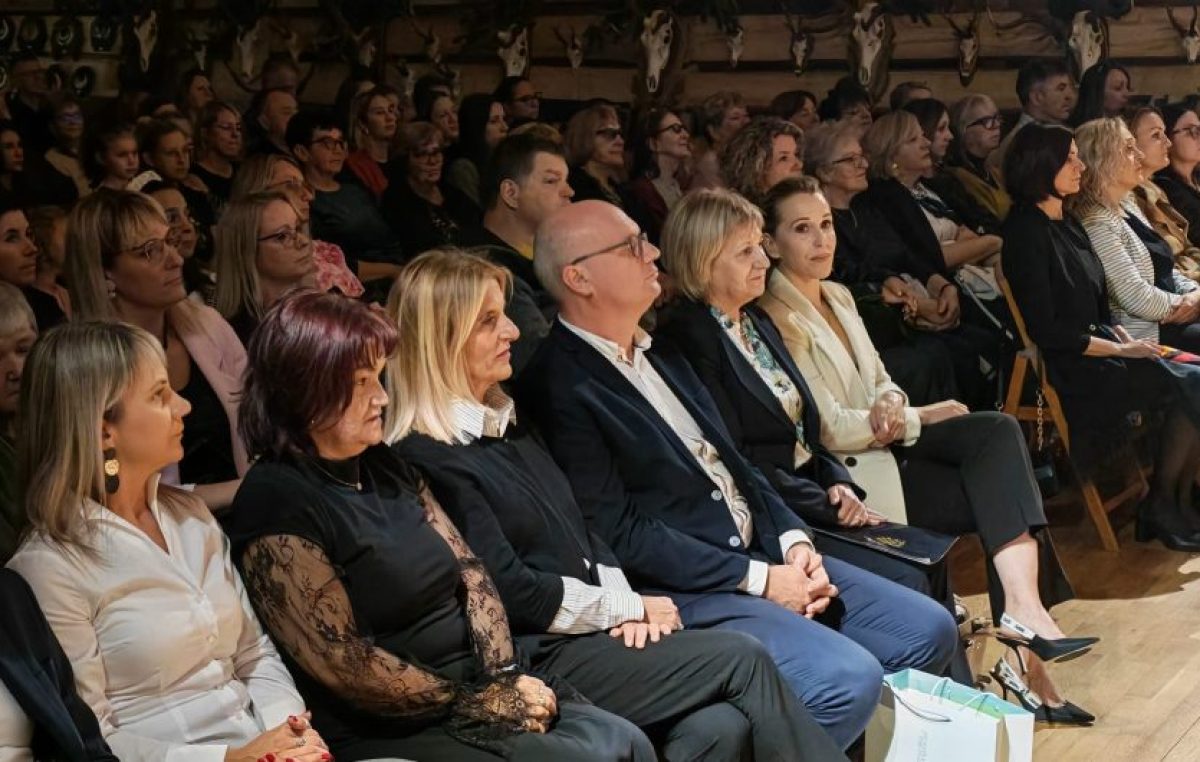 Ravna Gora obilježila 240 godina školstva: velika obljetnica u znaku učenika, baštine i ljudi koji su gradili školu