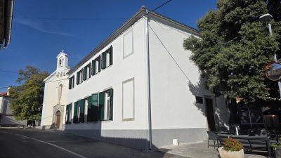 Završeni radovi na vanjskom uređenju i energetskoj obnovi zgrade Mjesnog doma u Korniću
