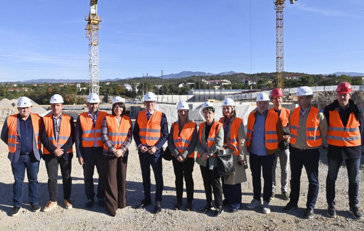 Župan Lukanović obišao gradilište PŠ Marinići: nova škola za 616 učenika napreduje prema planu
