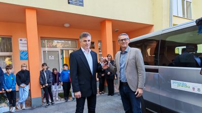 OŠ Ivana Gorana Kovačića u Vrbovskom dobila novi kombi za prijevoz učenika