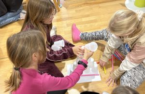 Mali matematički detektivi oduševljeni istraživanjem i igrom u Omišlju